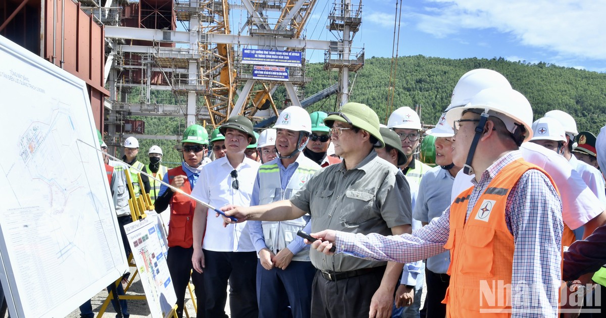 Thủ tướng Phạm Minh Chính thị sát, kiểm tra một số công trình trọng điểm tại Quảng Bình