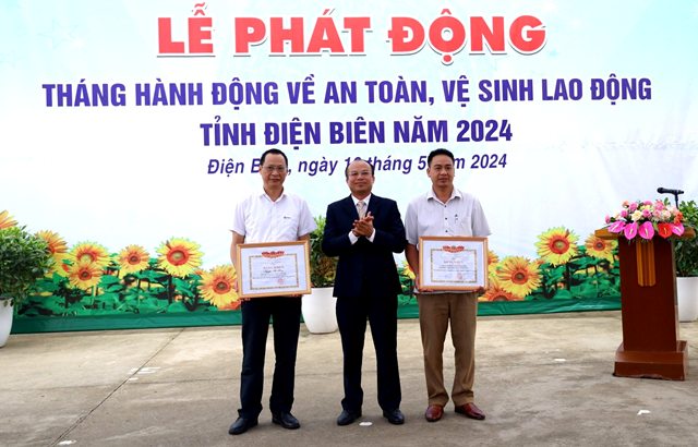 Ông Nguyễn Thế Hùng - Phó Giám đốc Công ty Điện lực Điện Biên - Phụ trách công tác ATVSLĐ, kỹ thuật, vận hành Công ty Điện lực Điện Biên vinh dự được Bộ Lao động Thương binh và Xã hội tặng Bằng khen đã có thành tích trong công tác ATVSLĐ.