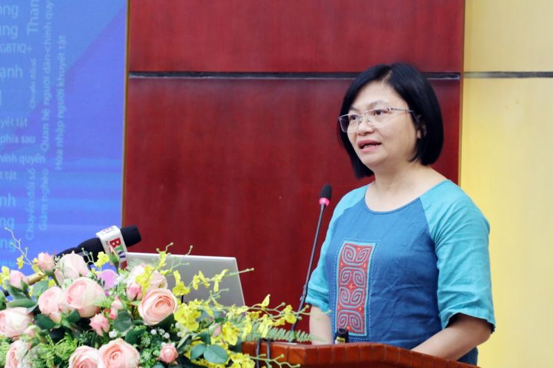 Bà Đỗ Thanh Huyền, chuyên gia Chính sách công phát biểu tại hội nghị