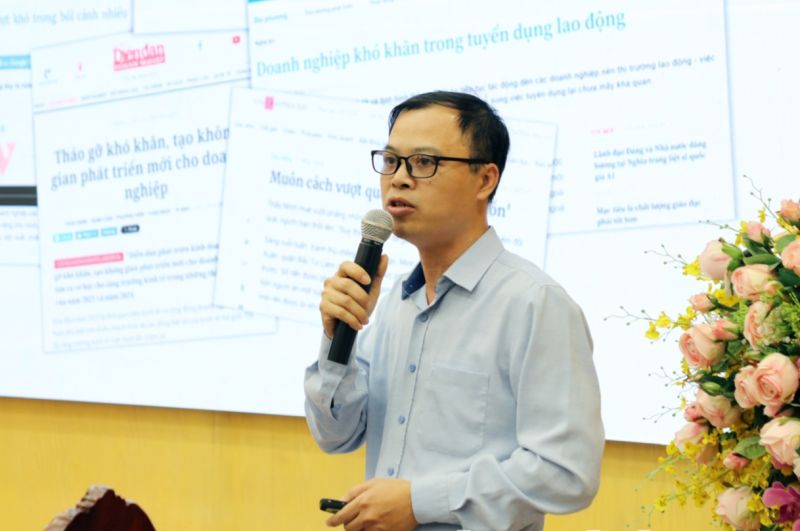 Phó Trưởng ban Pháp chế VCCI Phạm Ngọc Thạch phát biểu tại hội nghị.