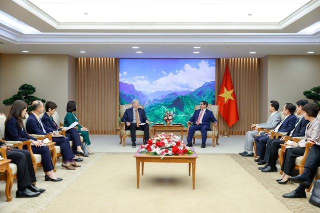 Ông Richard W.Smith cho biết, FedEx Express mong muốn mở rộng đầu tư hoạt động tại Việt Nam - Ảnh: VGP/Nhật Bắc Ông Richard W.Smith cho biết, FedEx Express mong muốn mở rộng đầu tư hoạt động tại Việt Nam - Ảnh: VGP/Nhật Bắc