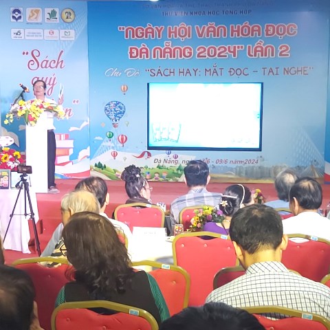 Buổi ra mắt sách