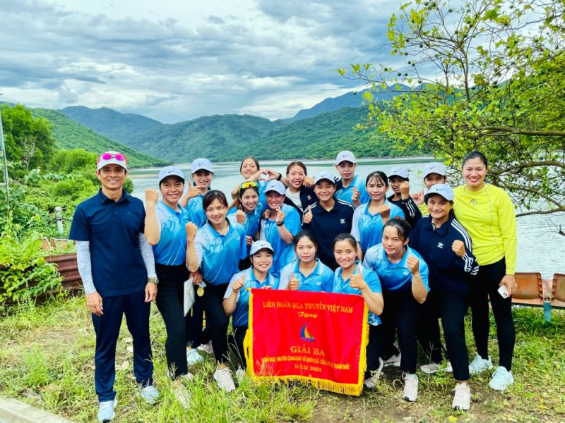 Quảng Ninh có nhiều VĐV, HLV Đua thuyền Rowing và Canoeing tham gia các giải đấu khu vực Đông Nam Á và Châu Á.