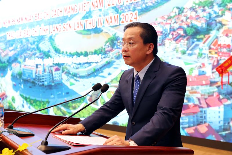 Phó Bí thư Thường trực Tỉnh ủy Lạng Sơn Hoàng Văn Nghiệm, Trưởng Đoàn đại biểu Quốc hội tỉnh Lạng Sơn phát biểu tại chương trình