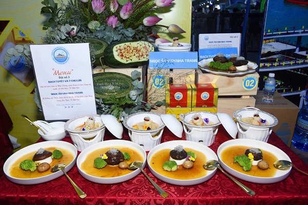 Thành phẩm ẩm thực Yến sào Sanvinest Khánh Hòa của một đội thi