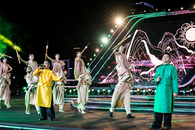 Tối 15/6, sân khấu 1.260 m2 bên sông Hàn sẽ bừng sáng với những màn biểu diễn cho đêm thi thứ 2 của Lễ hội thương hiệu pháo hoa quốc tế Đà Nẵng (DIFF 2024)
