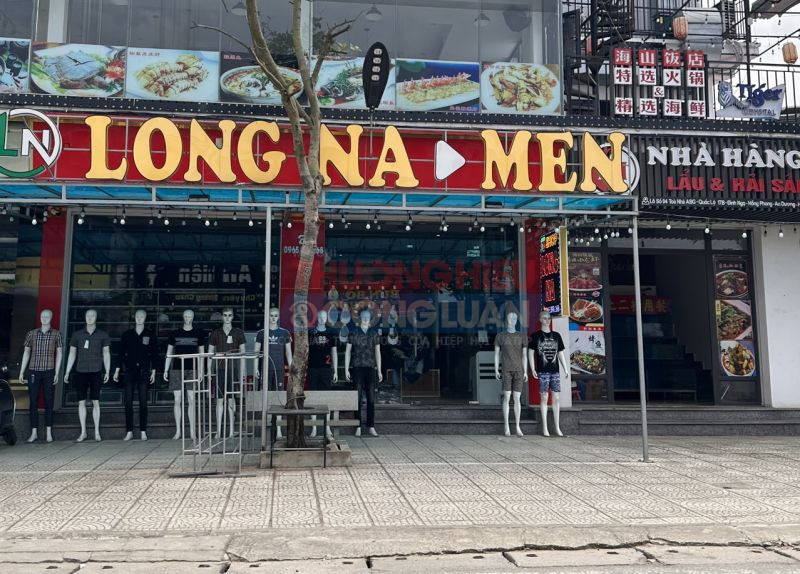 Chuỗi 02 cửa hàng Long Na Men. Cả hai cửa hàng Long Na Men đều nằm trên tuyến đường quốc lộ 17B, thôn Đình Ngọ, xã Hồng Phong, huyện An Dương, TP. Hải Phòng