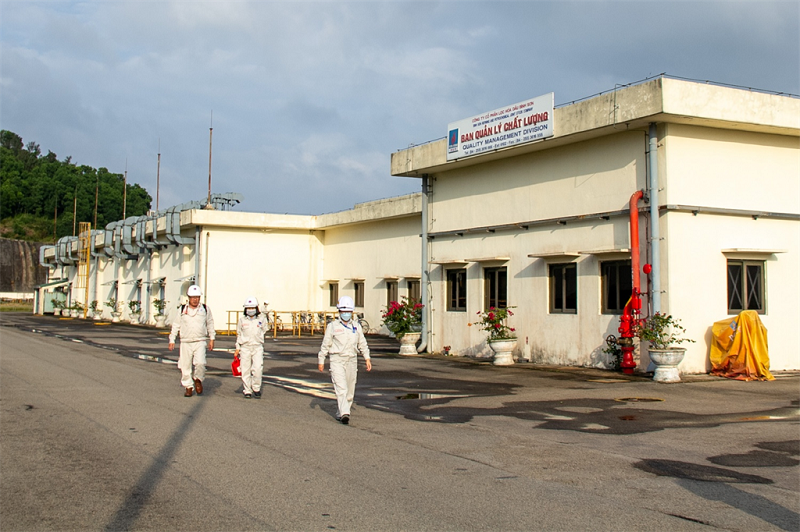 Phòng thí nghiệm bên trong NMLD Dung Quất được đánh giá là một trong những Phòng thí nghiệm có chất lượng hàng đầu Việt Nam