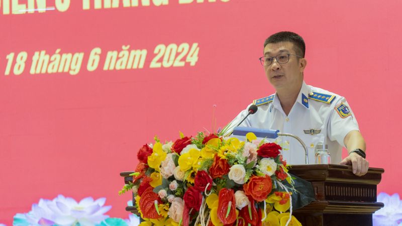 Đại tá Nguyễn Minh Khánh, Phó Tư lệnh kiêm Tham mưu trưởng, BTL Vùng CSB 3 trình bày báo cáo tại hội nghị