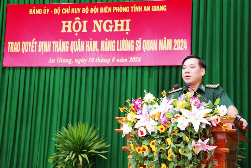 Thượng tá Nguyễn Văn Hiệp, Bí thư Đảng ủy, Chính ủy BĐBP tỉnh An Giang phát biểu