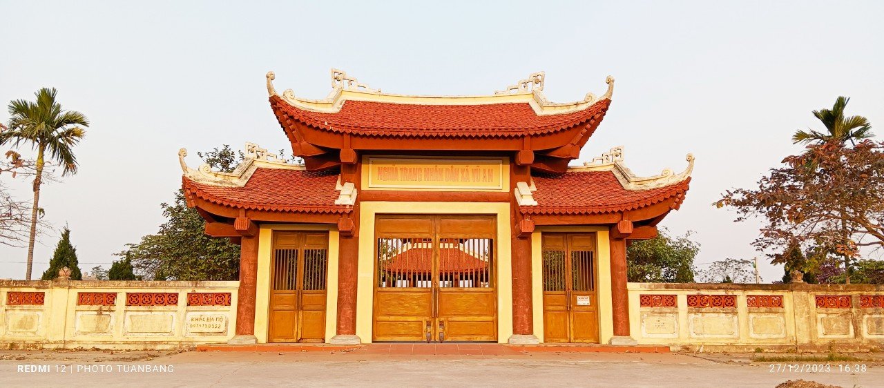 Quang cảnh phía trước của Cổng Nghĩa trang nhân dân xã Vũ An huyện Kiến Xương Quang cảnh phía trước của Cổng Nghĩa trang nhân dân xã Vũ An huyện Kiến Xương