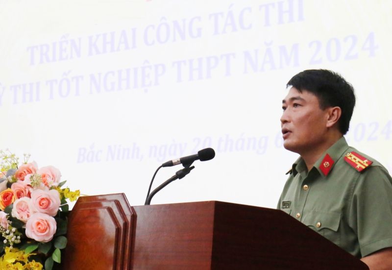 Phó Giám đốc Công an tỉnh Bùi Chiến Thắng phát biểu tại Hội nghị.