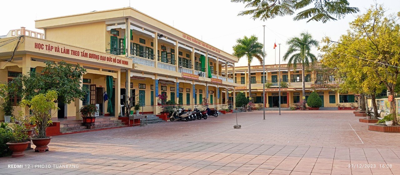 Các khối Trường học tại nơi đây được khoác lên mình chiếc áo mới Các khối Trường học tại nơi đây được khoác lên mình chiếc áo mới