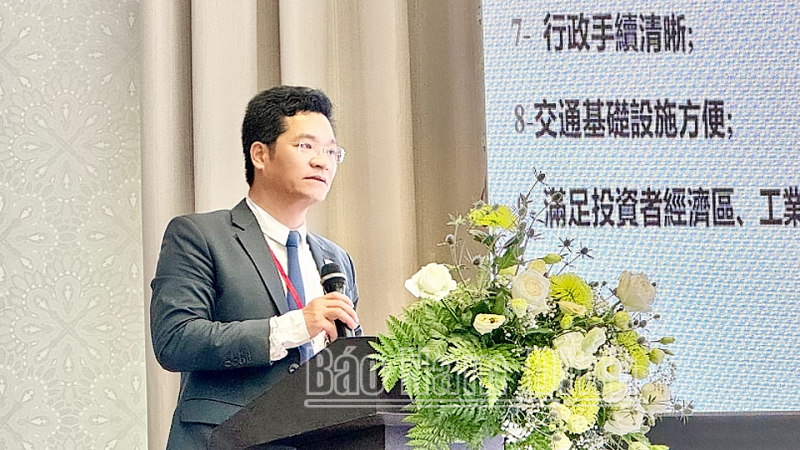 Phó Chủ tịch Thường trực UBND tỉnh Trần Anh Dũng thông tin với các doanh nghiệp Đài Loan (Trung Quốc) các điểm nổi bật về môi trường đầu tư của Nam Định. Ảnh: Báo Nam Định