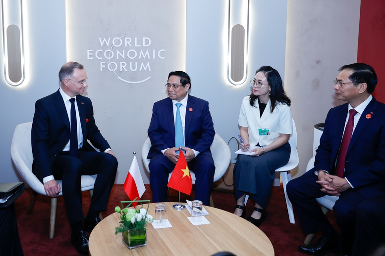 Thủ tướng Chính phủ Phạm Minh Chính gặp Tổng thống Ba Lan Andrzej Duda - Ảnh: VGP/Nhật Bắc