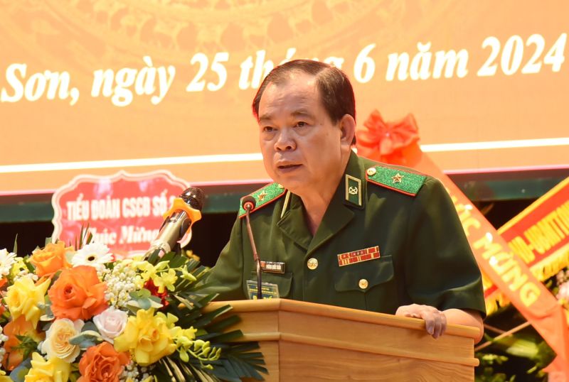 Thiếu tướng Phùng Quốc Tuấn, Phó Chính uỷ BĐBP Việt Nam phát biểu tại đại hội
