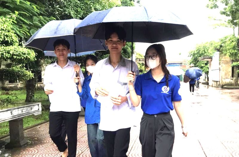 Thí sinh Nam Định kết thúc ngày thi đầu tiên Kỳ thi tốt nghiệp THPT năm 2024