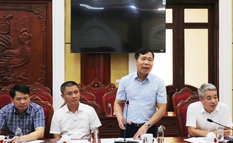 Chủ tịch UBND thị xã Thuận Thành Nguyễn Văn Đương phát biểu tại hội nghị.