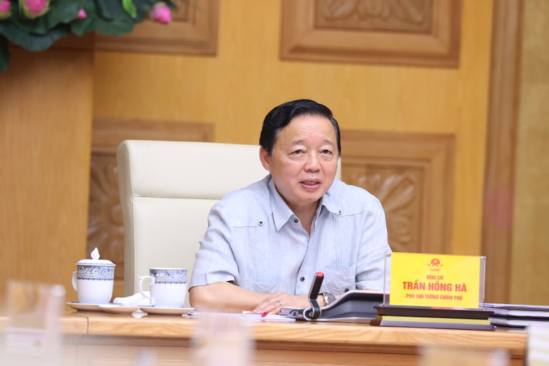 Phó Thủ tướng Trần Hồng Hà: Yêu cầu dự thảo nghị định nhà chung cư phải thể hiện được trách nhiệm của nhà nước trong cải tạo, xây dựng lại nhà chung cư - Ảnh: VGP/Minh Khôi