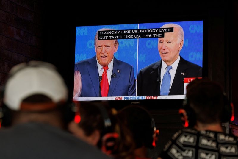 Cuộc tranh luận đầu tiên giữa ông Biden và ông Trump ngày 27/6 (giờ Mỹ). Ảnh: Reuters