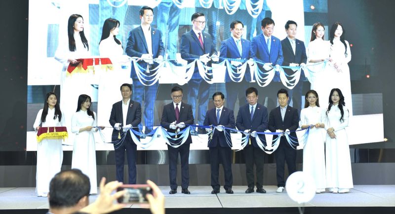 Bộ trưởng Ngoại giao Bùi Thanh Sơn dự Lễ ra mắt Hiệp hội doanh nghiệp Việt Nam tại Hàn Quốc ngày 30/5 tại Seoul. (Nguồn: TTXVN)