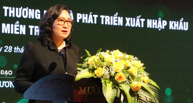 Thứ trưởng Bộ Công Thương Phan Thị Thắng phát biểu tại hội nghị