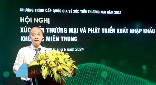 Phó Chủ tịch UBND thành phố Lê Quang Nam phát biểu tại hội nghị Xúc tiến thương mại và phát triển xuất nhập khẩu khu vưc miền Trung trong sáng 28-6.