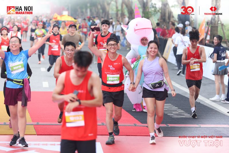 Là giải chạy đạt tiêu chuẩn Quốc tế, tham gia Giải Marathon Quốc tế Hà Nội Techcombank, các vận động viên cũng sẽ được sử dụng thành tích của mình để xét điều kiện tham gia 6 giải Marathon lớn nhất thế giới