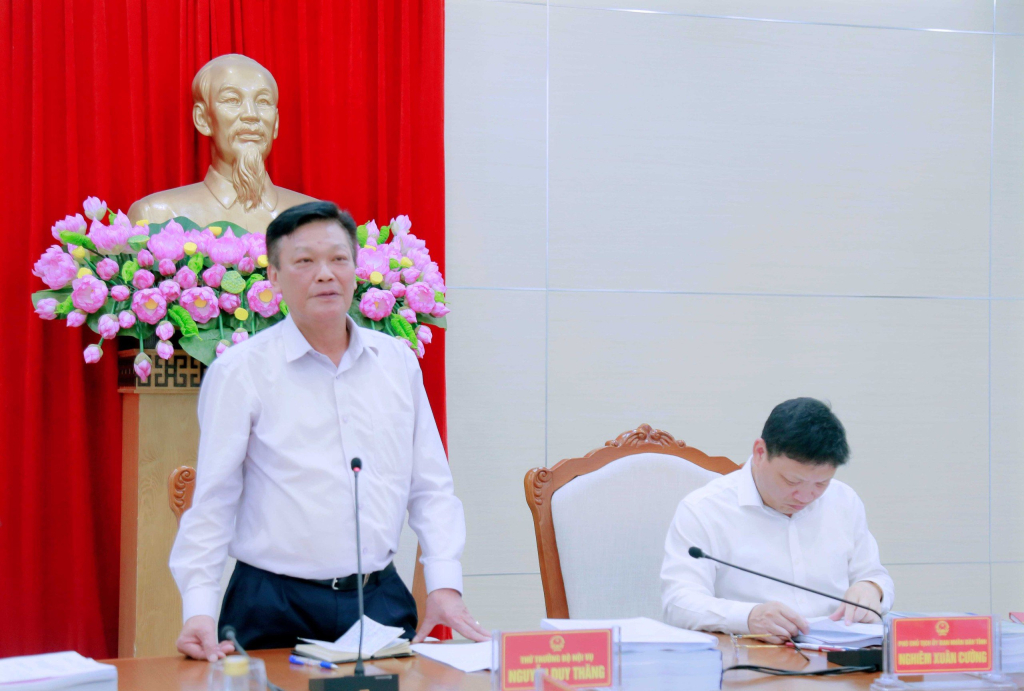 Ông Nguyễn Duy Thăng, Thứ trưởng Bộ Nội vụ, Trưởng Đoàn công tác liên ngành, phát biểu tại buổi làm việc.
