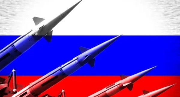 Tổng thống Nga Putin mới đây cam kết Nga sẽ sản xuất các tên lửa tầm trung mới có khả năng mang đầu đạn hạt nhân và cân nhắc triển khai. (Nguồn: BBC)