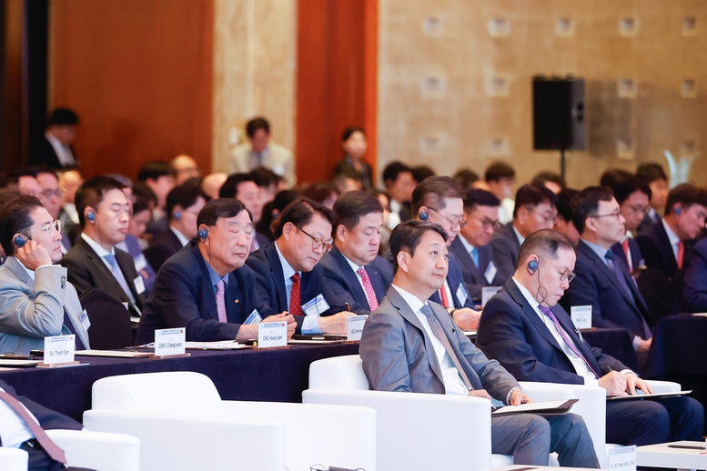 Diễn đàn doanh nghiệp Việt Nam – Hàn Quốc có sự tham dự của lãnh đạo các bộ, ngành, địa phương và doanh nghiệp Việt Nam - Hàn Quốc (Ảnh: VGP/Nhật Bắc).