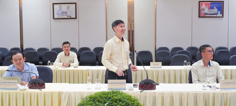 Ông Nguyễn Quang Bảo - Tổng Giám đốc THACO AUTO trình bày chiến lược và định hướng phát triển sản xuất, kinh doanh của THACO.