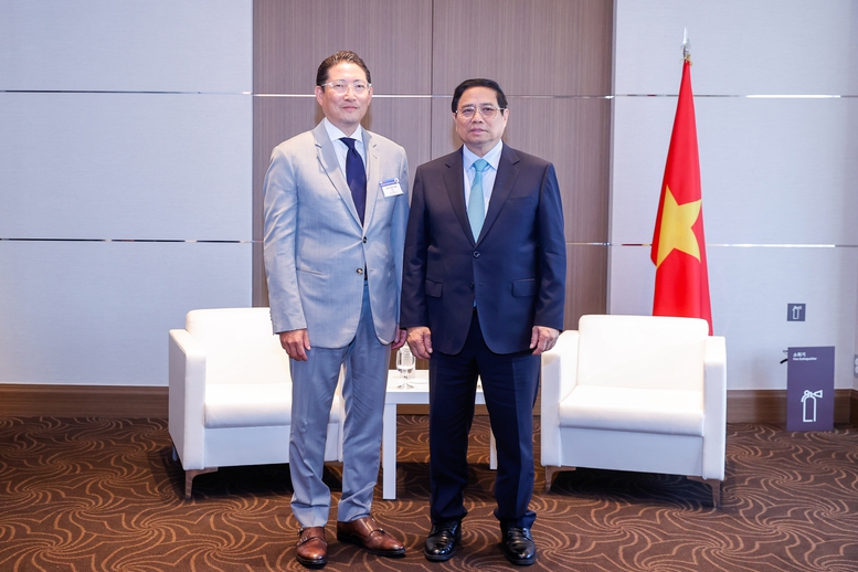 Thủ tướng Phạm Minh Chính tiếp ông Cho Hyun-joon, Chủ tịch Tập đoàn Hyosung - Ảnh: VGP/Nhật Bắc