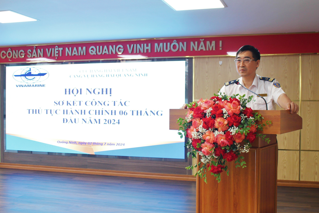 Ông Nguyễn Ngọc Thành, Giám đốc Cảng vụ Hàng hải Quảng Ninh phát biểu tại hội nghị.