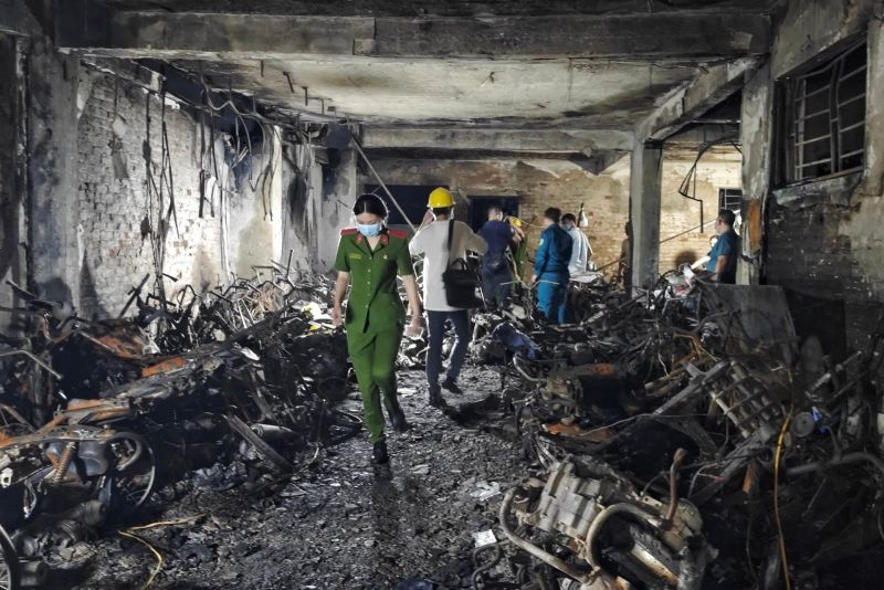 Chung cư mini ở phố Khương Hạ, quận Thanh Xuân bốc cháy ngày 12/9 làm 56 người chết, 37 người bị thương