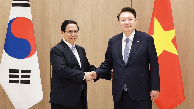 Thủ tướng Phạm Minh Chính hội kiến Tổng thống Hàn Quốc Yoon Suk Yeol.