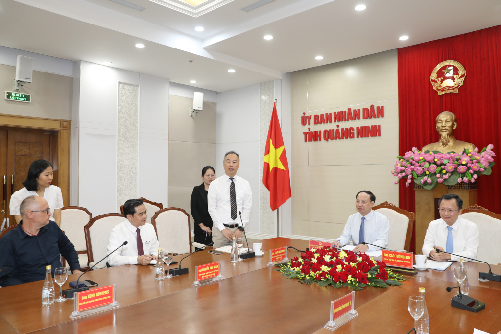 Ông Roy Shen (Thầm Văn Khải), Tổng Giám đốc cấp cao đơn vị sự nghiệp E, Tập đoàn Foxconn bày tỏ cảm ơn đối với sự quan tâm, hỗ trợ, tạo điều kiện của các lãnh đạo tỉnh Quảng Ninh.