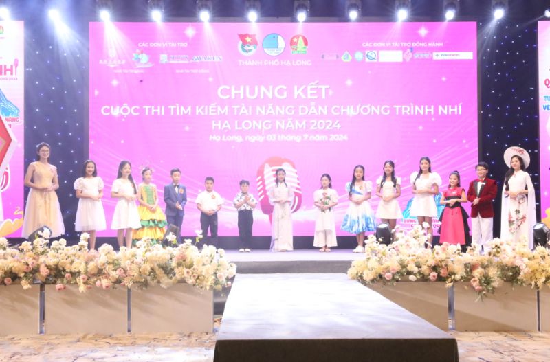 Vòng chung kết cuộc thi tìm kiếm tài năng dẫn chương trình nhí: "Bừng sáng tài năng cùng kỳ quan”
