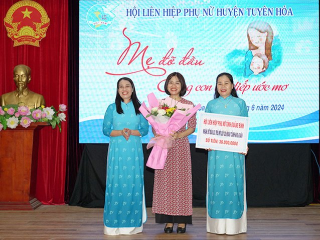 Hội LHPN huyện Tuyên Hóa tiếp nhận hỗ trợ, đỡ đầu trẻ mồ côi có hoàn cảnh khó khăn từ các tổ chức, cá nhân.