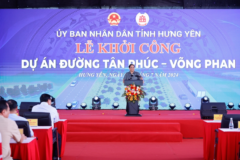 Thủ tướng tin tưởng, con đường này sẽ thúc đẩy Hưng Yên và cả vùng phát triển nhanh, bền vững