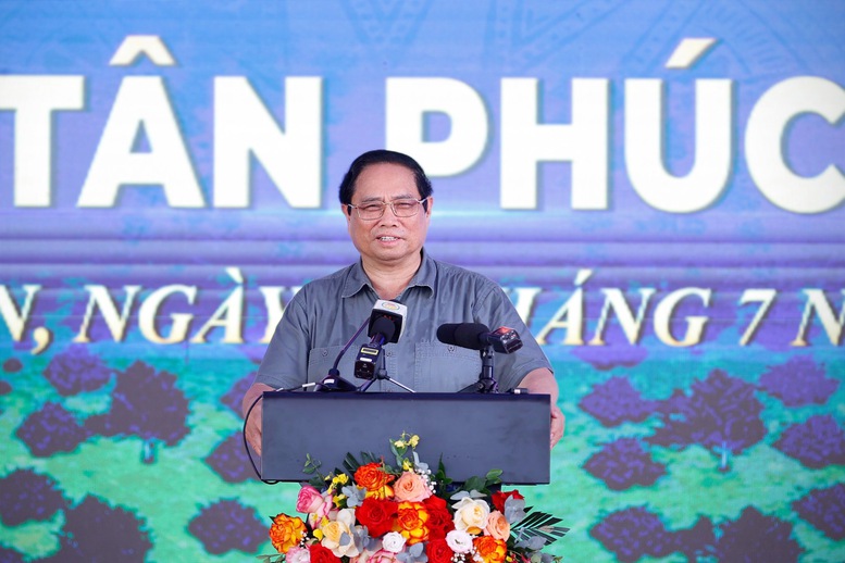 Thủ tướng tin tưởng sau khi có con đường này, 3 huyện khó khăn nhất của Hưng Yên là Ân Thi, Tiên Lữ, Phù Cừ sẽ "đi sau nhưng về trước" - Ảnh: VGP/Nhật Bắc