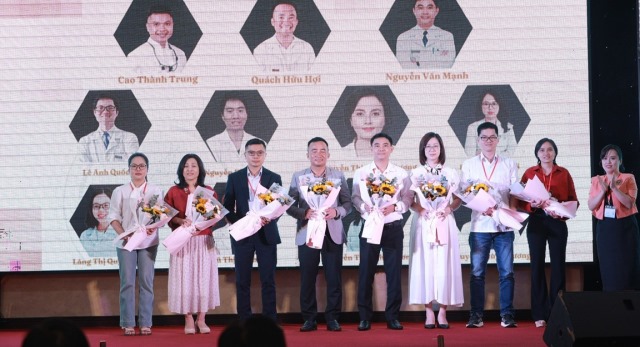 Ban Chấp hành Hội ra mắt tại Đại hội..