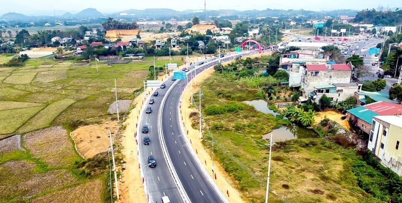 Đường cao tốc Tuyên Quang - Phú Thọ mới được khánh thành và đưa vào sử dụng, tạo động lực kết nối kinh tế vùng.