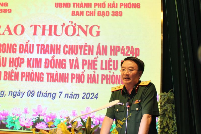 Trung tướng Lê Đình Thương, Chánh Thanh tra Bộ Quốc phòng, Phó Trưởng Ban Chỉ đạo 1389 Bộ Quốc phòng phát biểu tại buổi trao thưởng.