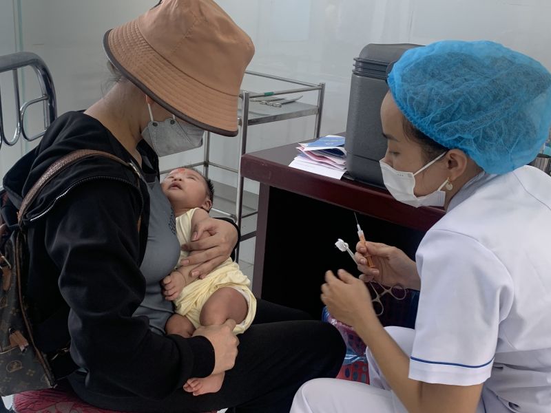 Tiêm vaccine đầy đủ là cách phòng chống bệnh bạch hầu hữu hiệu - Ảnh: VGP/HM