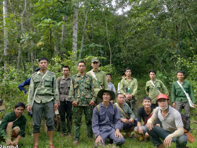 Cộng đồng dân cư cùng Ban quản lý Khu bảo tồn thiên nhiên Pù Huống tham gia hoạt động quản lý, bảo vệ rừng.