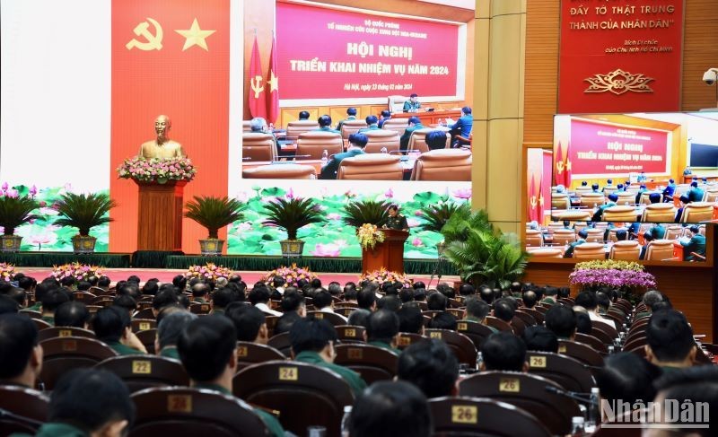 Thủ tướng Phạm Minh Chính dự Hội nghị Quân chính toàn quân 6 tháng đầu năm 2024