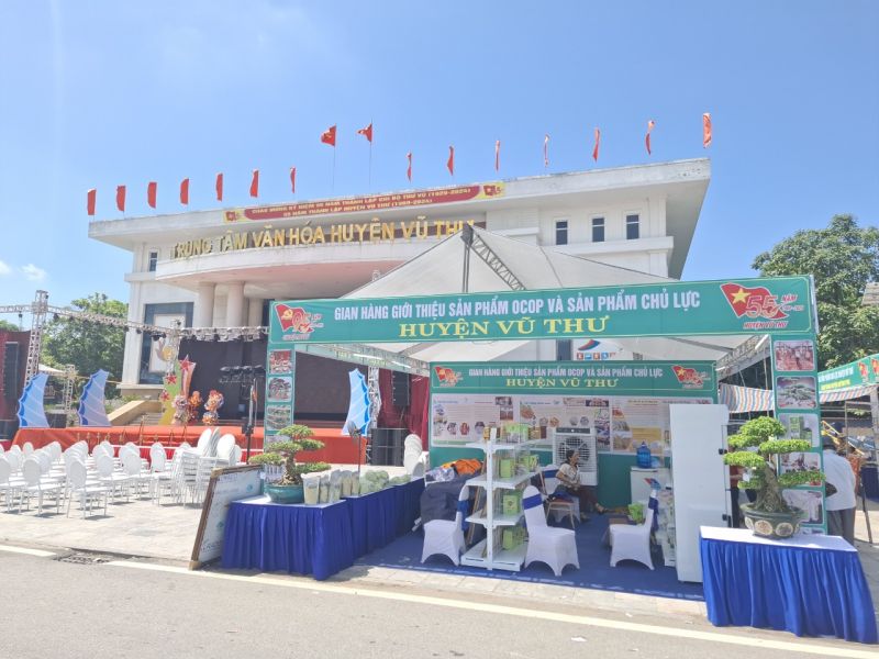 Thái Bình: Khai mạc hội chợ triển lãm, giới thiệu sản phẩm OCOP và sản phẩm chủ lực huyện Vũ Thư