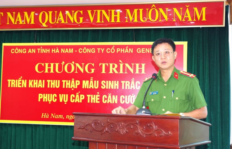 Đại tá Phạm Hùng Dương - Phó Giám đốc Công an tỉnh Hà Nam phát biểu tại chương trình.