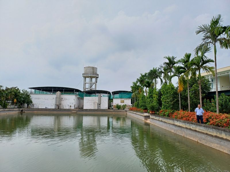 Khuôn viên Nhà máy nước sạch do Ông Hoàng Quốc Lập đầu tư xây dựng tại quê hương ông Khuôn viên Nhà máy nước sạch do Ông Hoàng Quốc Lập đầu tư xây dựng tại quê hương ông